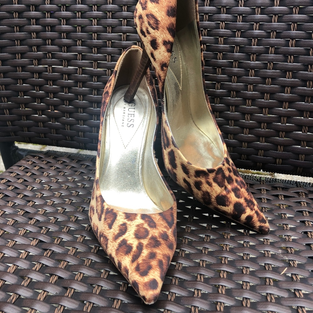 Guess Pointy Toe Leopard Heels size 6